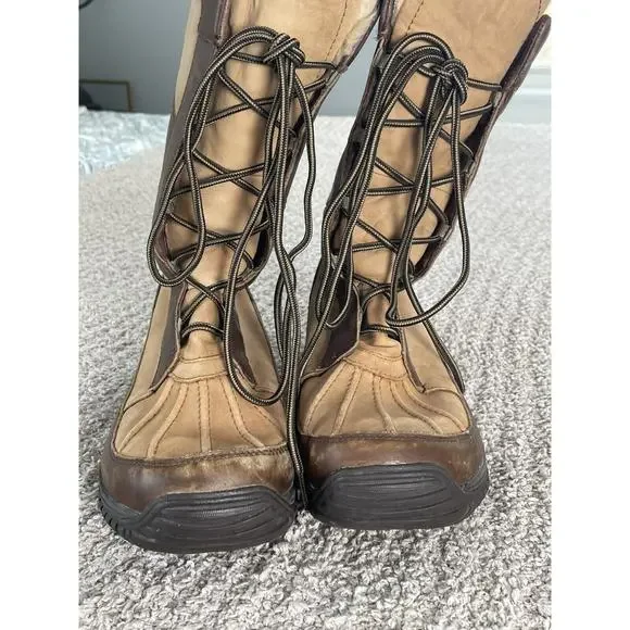 UGG Australia Mixon Waterproof Vibram Lined Snow Boot US 9 Women’s $250 - Picture 4 of 9